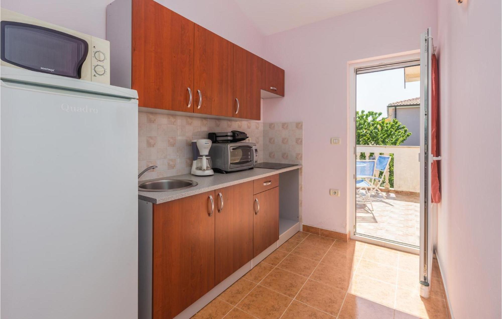 Nice Apartment In Kastel With Kitchen Dış mekan fotoğraf